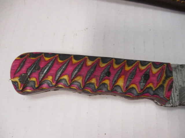 Damascus Steel Fixed Blade with Colorful Patterned Handle - 3