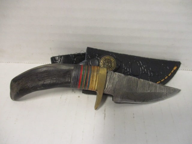Damascus Steel Fixed Blade with Multicolored Stacked Spacer & Horn Handle: .
