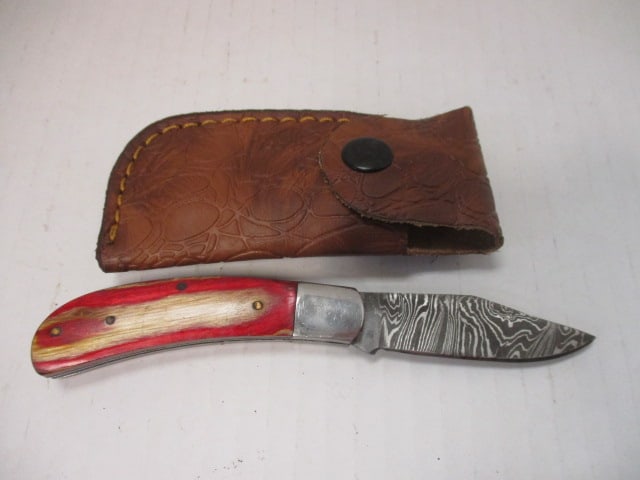 Folding Pocket Knife with Damascus Steel Blade: .