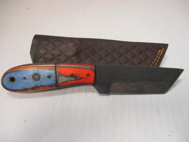 Hammered Style Fixed Blade with Blue & Orange Wood Handle: .