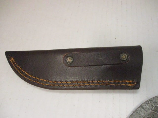 Damascus Steel Fixed Blade with Gut Hook & Wood Handle - 7