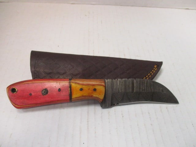 Curved Damascus Steel Blade with Two-Tone Wood Handle: .