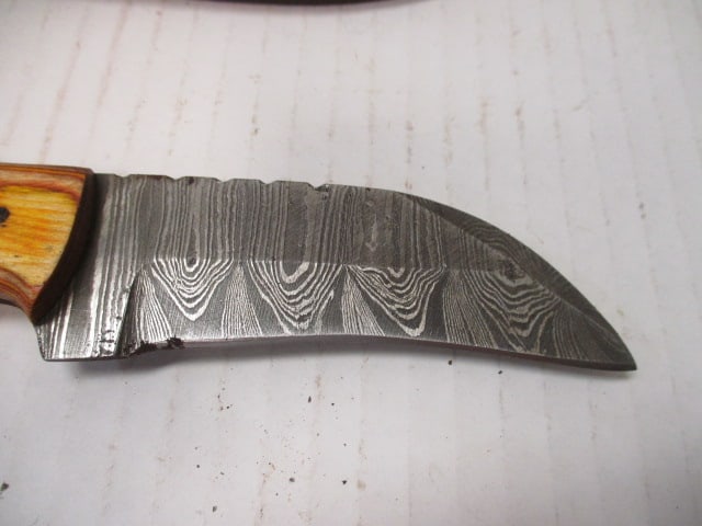 Curved Damascus Steel Blade with Two-Tone Wood Handle - 2
