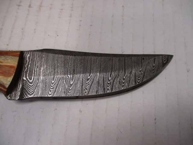 Fixed Damascus Steel Blade Skinning Knife with Wood Handle - 2