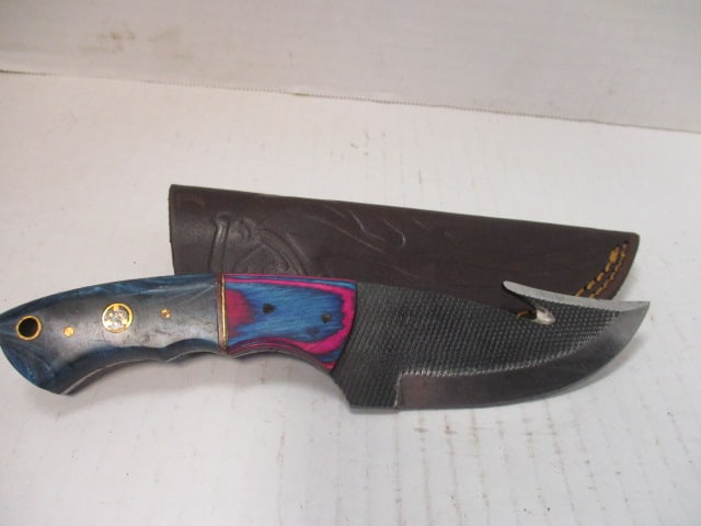 Fixed Textured Blade with Gut Hook & Resin/Wood Handle: .