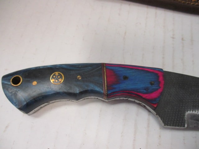 Fixed Textured Blade with Gut Hook & Resin/Wood Handle - 3