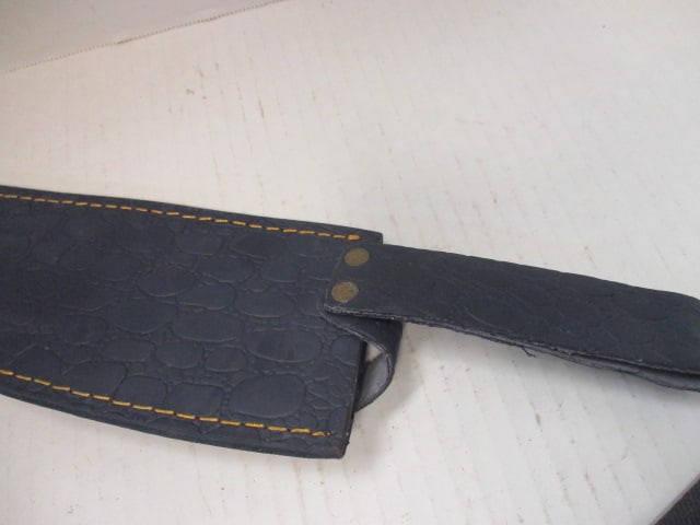 Large Textured Fixed Blade with Wood Handle - 7