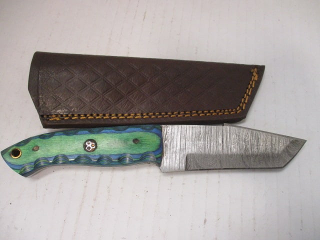 Fixed Damascus Steel Blade Skinning Knife with Wood Handle: .