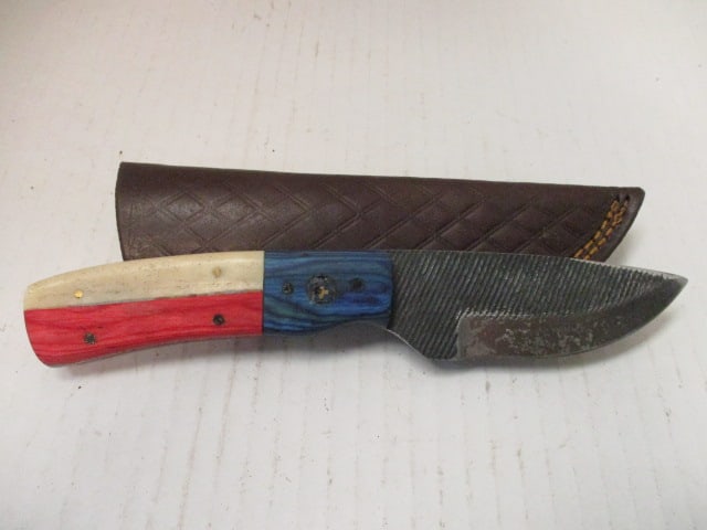 Textured Fixed Blade with American Flag Style Handle: .
