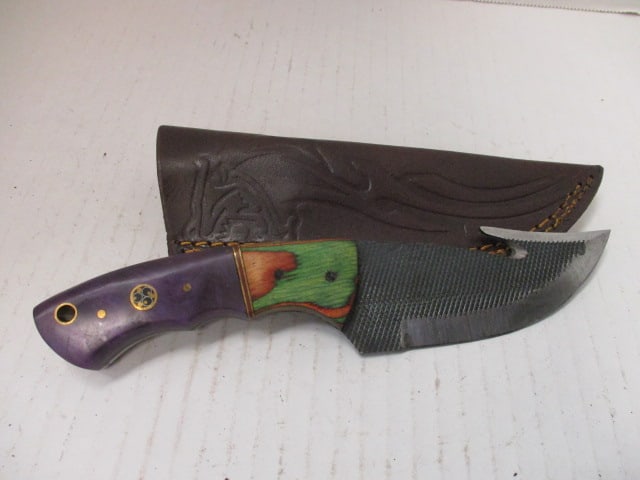 Textured Fixed Blade with Gut Hook & Resin/Wood Handle: .