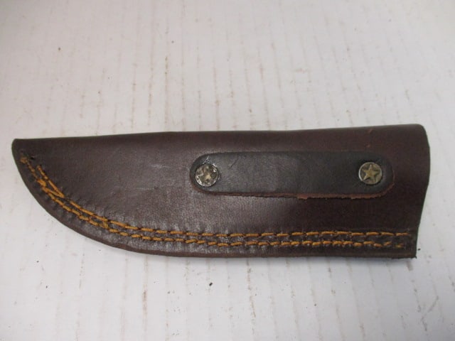 Textured Fixed Blade with Gut Hook & Resin/Wood Handle - 7