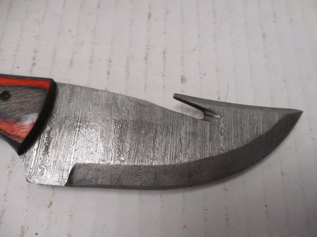 Damascus Steel Fixed Blade with Gut Hook & Two-Tone Wood Handle - 2