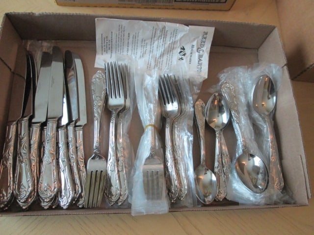 74 Pieces of Reed & Barton "Monique" Stainless Flatware (1 of 8)
