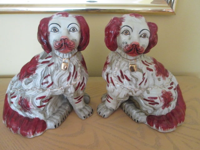 Pair of Staffordshire Style Ceramic Spaniel Dogs with Gilt Accents: 10 1/2"h