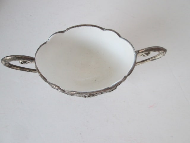 Pair of Floral Ribbon Silverplated Candle Sticks and Silverplated Creamer/Sugar Set - 5