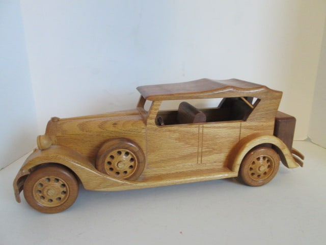 Leonard Signed Oak Tree Crafts Hand Crafted Sedan Touring Car: 17 1/2" long