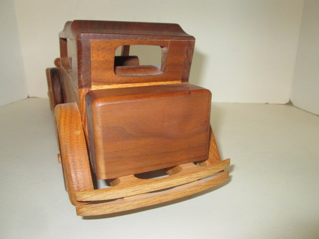 Leonard Signed Oak Tree Crafts Hand Crafted Sedan Touring Car - 4