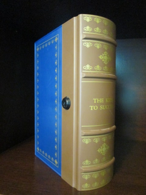 Mag-Nif "The Keys to Success" Battery Operated Book Form Key Organizer Case: 7" x 3 1/4" x 10 1/2", has lock but no key, has batteries and works