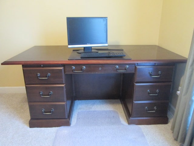 Miller Mahogany Finish Executive Desk (1 of 20)