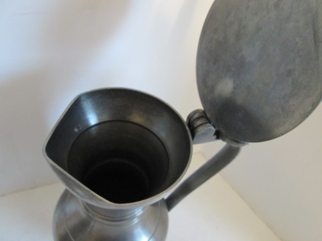 Two German Pewter Pitchers with Acorn Finial Hinged Lids - 4