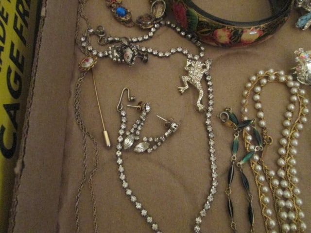 Vintage Style Faux Pearl and Rhinestone Jewelry - 4