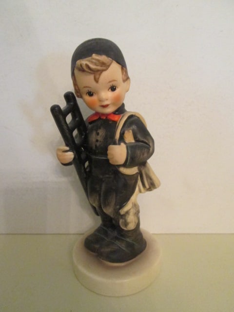 Three Goebel Hummel Figurines and Reuge Hummel Pull Cord Musical Plaque - 7