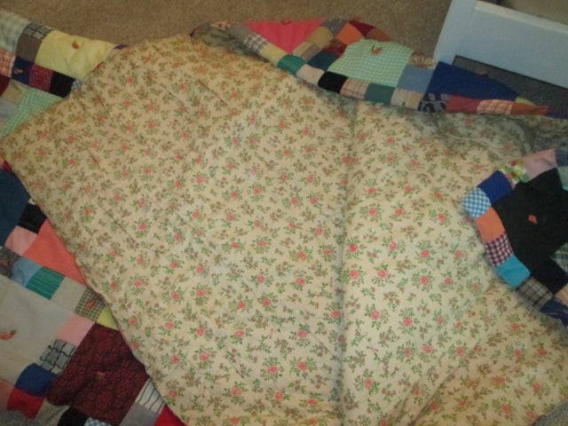 Vintage Hand Sewn Polyester Pieced Scrap Quilt - 3
