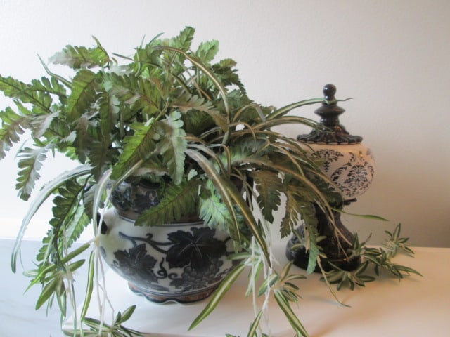 Black & White Grapevine Ceramic Planter with Artificial Fern/Spider Plant Greenery: and Black & White Ceramic Damask Stylized Pattern Decorative Finial. Planter 7 1/2"h(approx. 14"h overall), Finial 12"h, Local Pickup Only