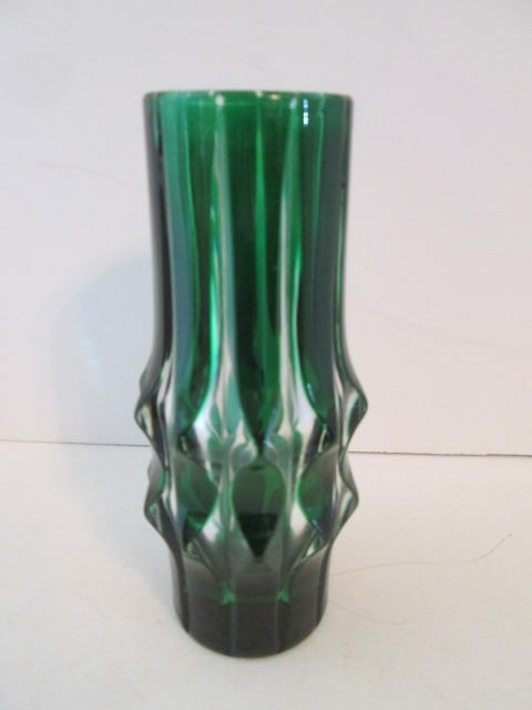 Midcentury Emerald Green Molded Art Glass Vase with Geometric Pinched Pattern: 7 1/2"h