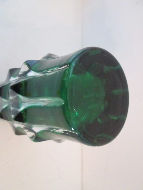 Midcentury Emerald Green Molded Art Glass Vase with Geometric Pinched Pattern - 4