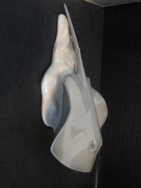 Cayman Island Exclusive Lladro Porcelain Stingray Figure in Original Box with COA - 2