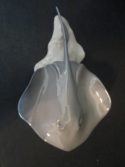 Cayman Island Exclusive Lladro Porcelain Stingray Figure in Original Box with COA - 3