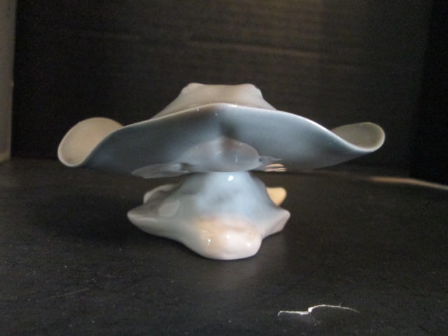 Cayman Island Exclusive Lladro Porcelain Stingray Figure in Original Box with COA - 4
