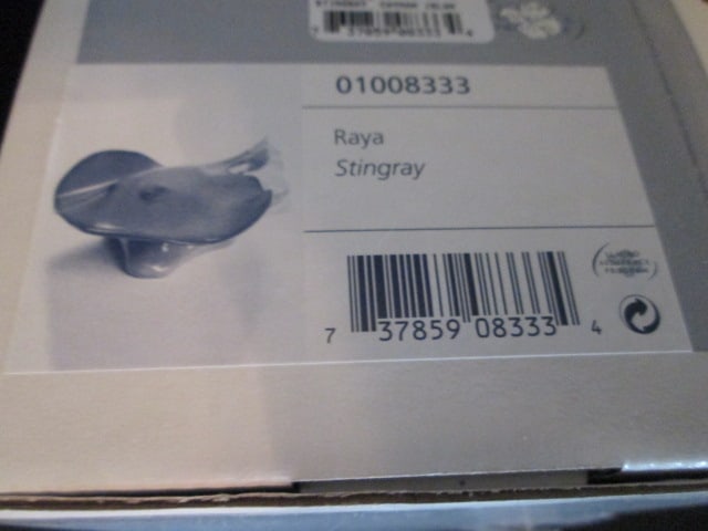 Cayman Island Exclusive Lladro Porcelain Stingray Figure in Original Box with COA - 6