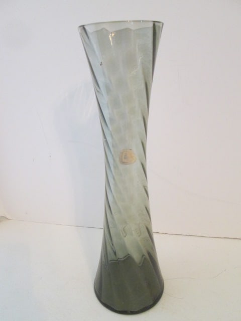 Midcentury Twisted Optic Pattern Art Glass Vase: 11 3/4"h