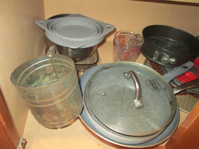 Baking, Pyrex and Cookware Grouping - 3