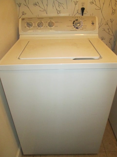 GE Top Load Center Agitator Stainless Tub Washer (1 of 5)