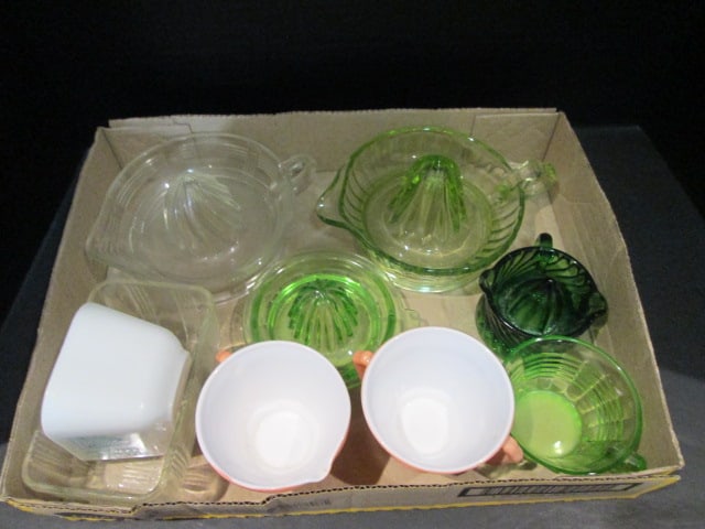Midcentury Kitchen Glassware-Hazel Atlas Moderntone Coral Suar and Creamer Set, (1 of 13)