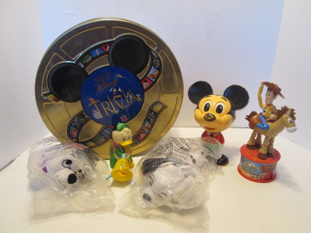 The Wonderful World of Disney Trivia Game, 1976 Pull String Talking Mickey Mouse, (1 of 16)