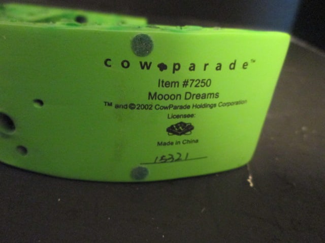 2002 Cow Parade "Mooon Dreams" Figurine - 5