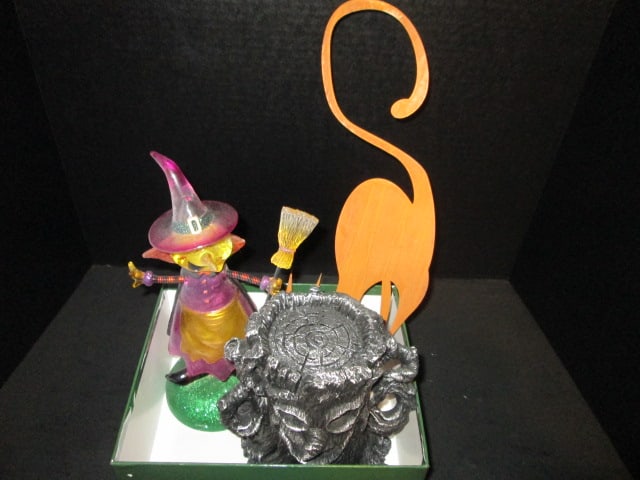 Spooky Tree LED Light, LED Bobbling Witch and Metal Halloween Cat Metal Plaque: .