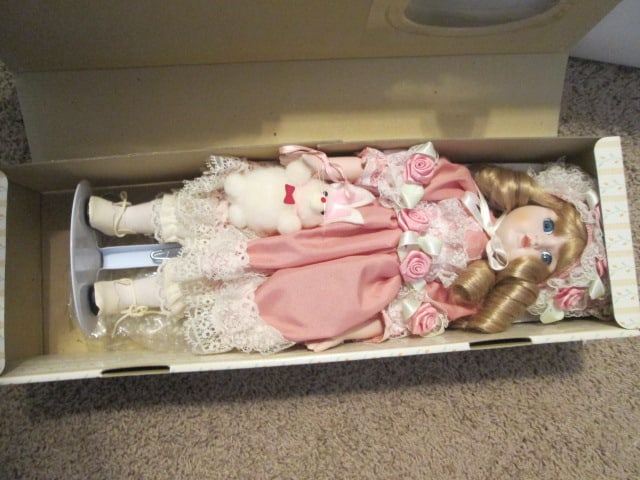 Four Porcelain Collector Dolls in Original Boxes - 4