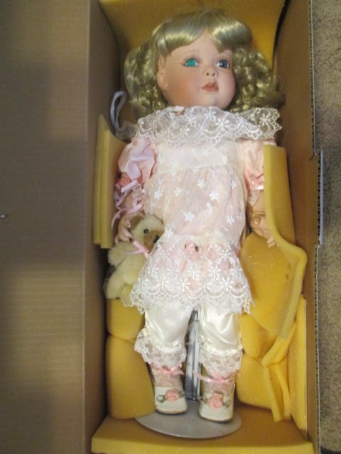 Four Porcelain Collector Dolls in Original Boxes - 6
