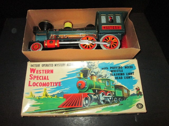 Vintage Trade Mark Battery Operated "Western Special Locomotive" Lithograph Tin (1 of 6)