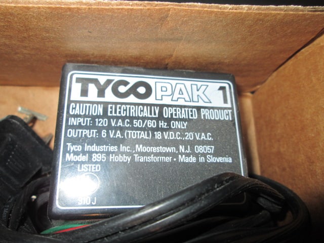 Tyco "S" Scale Electric Train Set - 6
