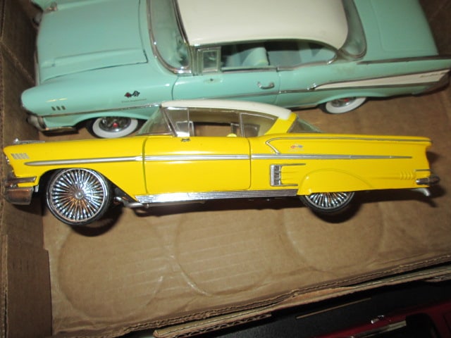 Two Metal Collector Scaled Die Cast Cars - 2
