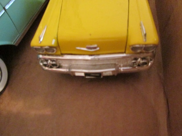 Two Metal Collector Scaled Die Cast Cars - 3