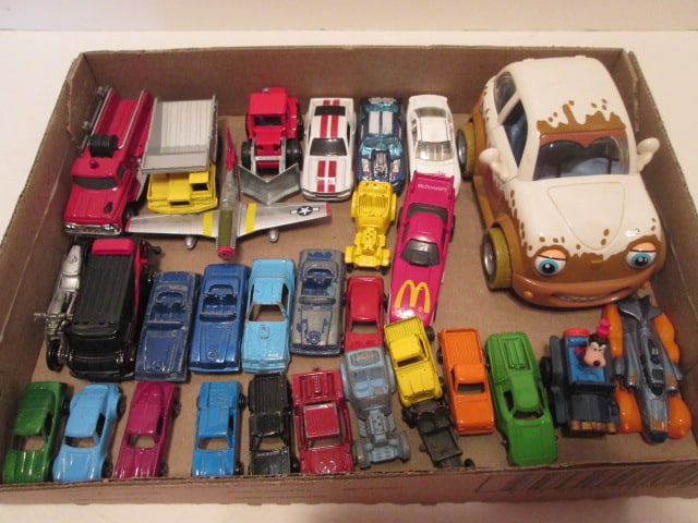 Grouping of Scaled Die Cast Cars: .