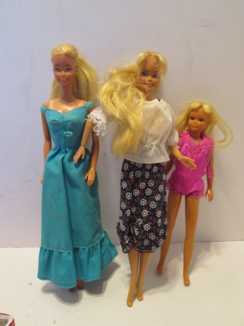 1977Mattel Barbie Fashion Doll Case with Barbie Dolls and Accessories - 5