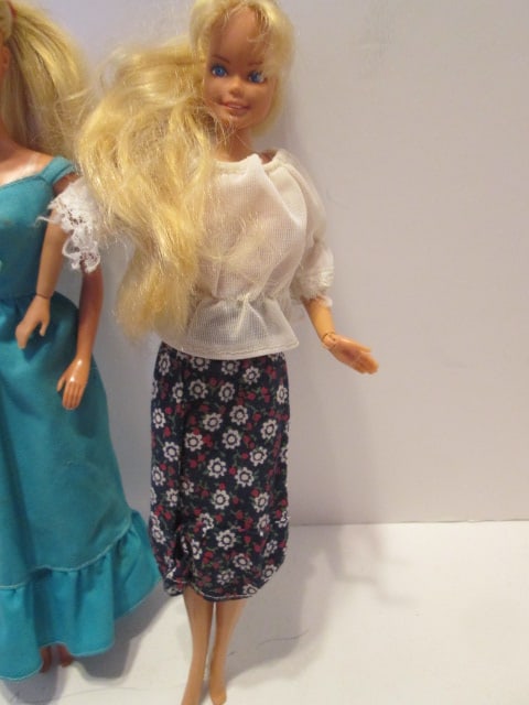 1977Mattel Barbie Fashion Doll Case with Barbie Dolls and Accessories - 8